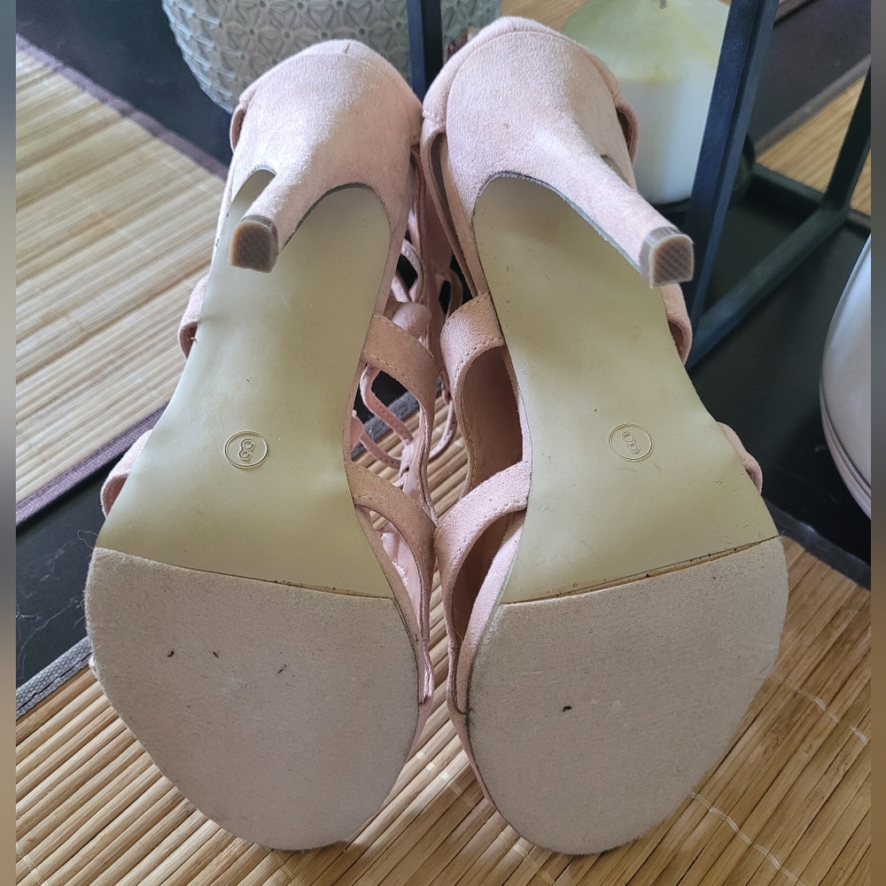 Breckelles Heels - Picture 2 of 2